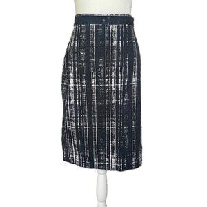 Banana Republic Women's Midi Skirt Size 10 Black/White Stretchy business